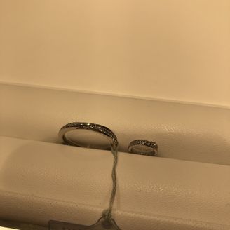 【festaria VOYAGE(フェスタリア ボヤージュ)】の口コミ ダイヤモンドがふんだんに入っていて、とても華やかな指輪でした。存在感が...