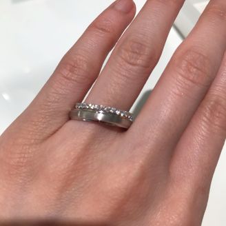 【CHRISTIAN BAUER(クリスチャンバウアー)】の口コミ 元々ピンクゴールド、石付きのデザインで検討していましたが長く着け続ける...