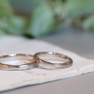 【Jewelry Petit(ジュエリープチ)】の口コミ デザイナーの担当者さんとお話ししながら進めたため、シンプルながらこだわ...