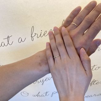 【Ankhore(アンクオーレ)】の口コミ 指輪のデザインは、シンプルでありつつ少しギザギザが入っていて、アクセン...