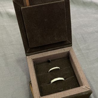 【PAVEO CHOCOLAT(パヴェオショコラ)】の口コミ 槌目デザインで探していました。
他社は槌目でも規則的なデザインが多く、...