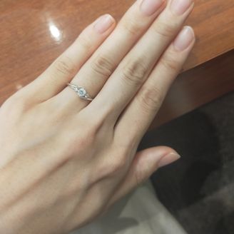 【SANJI(サンジ)】の口コミ すずらんをイメージした清楚で可愛らしいリングです。他の人とはかぶらない...