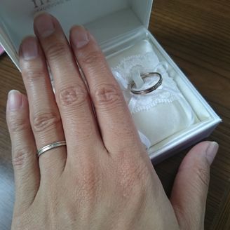 【Tomo me(トモミ)】の口コミ シンプルでずっと愛用できるもの、結婚後はずっとつけていたいので傷がつい...