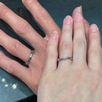【萬時(Manji)】の口コミ 夫婦揃ってどちらかというと他の方と被らない様な指輪が理想でした。ネット...