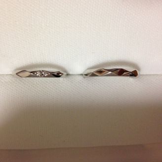 【MJC(三菱ジュエリーコレクション)】の口コミ お互い好みのタイプが違った為悩んでいたところ、彼が一目惚れした指輪が他...