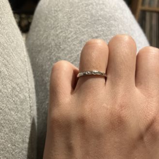 【Pink Dolphin Diamond(ピンクドルフィンダイヤモンド)】の口コミ デザインとシンプルさが決め手となりました。店舗に行く前にネットで見てい...