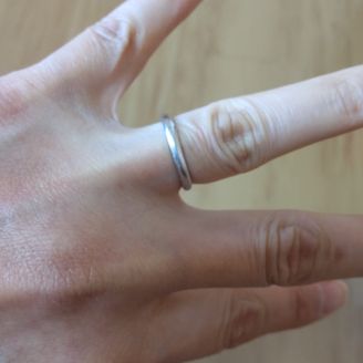 【HASUNA(ハスナ)】の口コミ スタンダードなデザインです。価格は相場より高い設定です。ですので、付け...