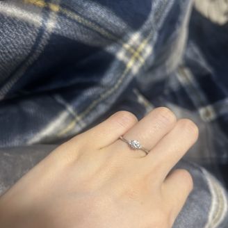 【CLEAR(クリア)by KAWASUMI 】の口コミ 指が細い、白い、長いということなので、ストレートよりはウェーブになって...