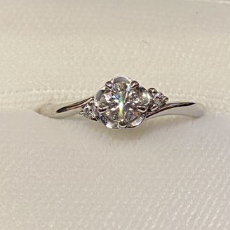 【Hamri(ハムリ)】の口コミ 結婚の話が出た時に彼と指輪のデザインについて話しインターネットで調べた...