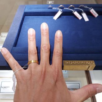 【shihara(シハラ)】の口コミ ゴールドの結婚指輪で探していたところに出会ったこちらの指輪。マットやツ...