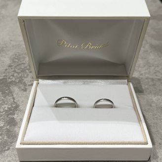 【PILOT BRIDAL(パイロットブライダル)】の口コミ シンプルなデザインで、プラチナの純度も高いのに、リーズナブルでした。ま...