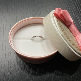 【insembre(インセンブレ)】の口コミ シンプルなデザインでワンポイントの石がついている指輪が欲しかったのでこ...