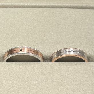 【acredo(アクレード)】の口コミ こちらのブランドは、ウェブページで細かいデザインを設定する事ができた為...