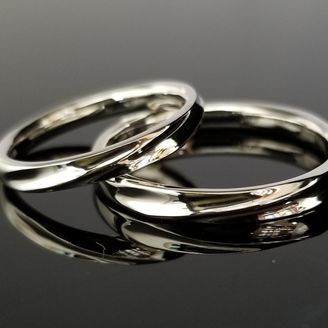 【TANZO.(鍛造指輪)】プラチナとえぐりの組み合わせが輝かしい結婚指輪