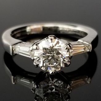 【TANZO.(鍛造指輪)】テーパーダイヤモンドでエレガントな婚約指輪