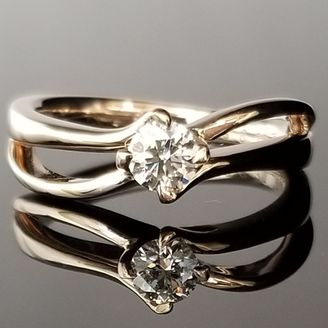 【TANZO.(鍛造指輪)】 女性らしいウェーブとお手元に馴染む鍛造リング