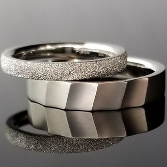 【TANZO.(鍛造指輪)】織物の様なモダンデザインの結婚指輪