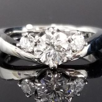 【TANZO.(鍛造指輪)】冠をイメージしたご婚約指輪