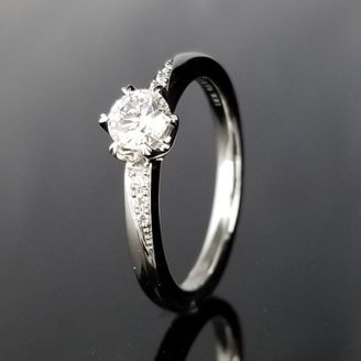 【TANZO.(鍛造指輪)】華やかなデザインのご婚約指輪