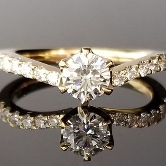 【TANZO.(鍛造指輪)】イエローゴールドでお造りした華やかなご婚約指輪