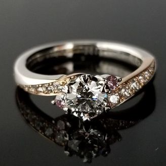 【TANZO.(鍛造指輪)】 キュートさとエレガントさを融合させたエンゲージリング