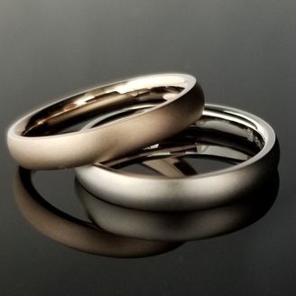 【TANZO.(鍛造指輪)】つや消しで落ち着いた雰囲気に仕上げた結婚指輪