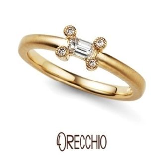 【ORECCHIO(オレッキオ)】＜pipi～ピピ＞PE-1405 ダイヤを留める爪に4ピースのダイヤを乗せ大人可愛い遊び心ある婚約指輪
