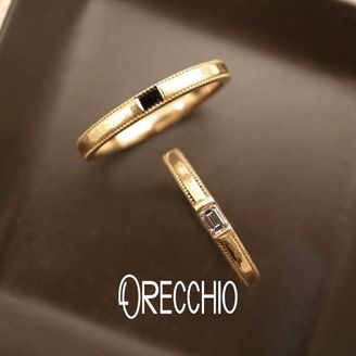 【ORECCHIO(オレッキオ)】ドルチェ ～エメラルドカットダイヤを使用したアンティーク風デザインの結婚指輪