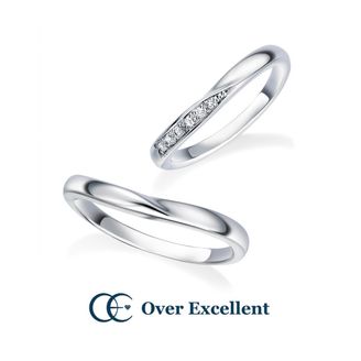 【Over Excellent(オーバーエクセレント)】【Eucharis ユーチャリス-純潔-】花びらのようにくるんとひるがえったような優美な曲線に、朝露のように輝くメレダイヤモンドをセッティング。