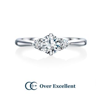 【Over Excellent(オーバーエクセレント)】【Lisianthus bellflower トルコキキョウ-希望-】きゅっと絞られたアームが輝くセンターストーン引き立て、華やかで優美な存在感。