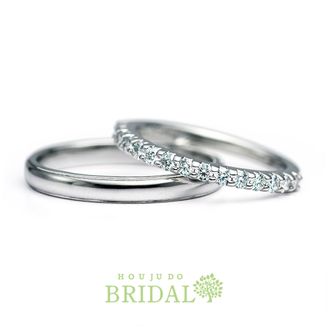【宝寿堂(ほうじゅどう)】 縁にラインの入ったシンプルな丸みのあるストレートリング＆ メレダイヤの輝きが豪華なエタニティリングです。