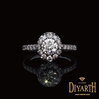 【DIYARTH(ディヤース)】 「CELEST」ダイヤモンドのグラデーション取巻きがエレガントな輝きを生む婚約指輪