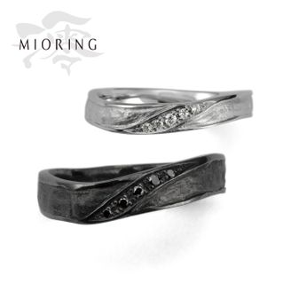 【MIORING(ミオリング)】 MIORING 陽溜 -ひだまり-　流れるような和紙とブラックの存在感