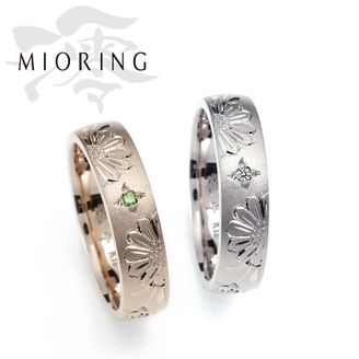 【MIORING(ミオリング)】 MIORING 菊花 -きっか-  大きな菊の花が大胆に咲く鍛造結婚指輪
