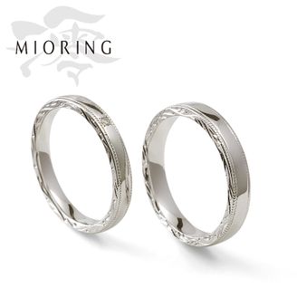 【MIORING(ミオリング)】 MIORING  絲 -いと-　側面の和彫り彫刻がさりげなく煌めく鍛造結婚指輪