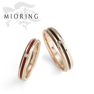 【MIORING(ミオリング)】 MIORING 紅糸-べにいと-　桜ゴールドと「赤うるし」「黒うるし」が艶やかに