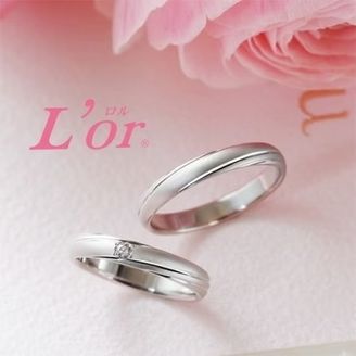 【hirai art gallery(ヒライアートギャラリー)】高純度プラチナ999を使用し正面にねじりデザインを加えたデザイン【ロル】