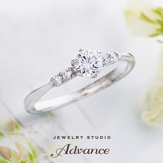 【JEWELRY STUDIO Advance(ジュエリースタジオアドバンス)】【Advance】Lace(レース)『センターダイヤが際立つ華奢なアーム』