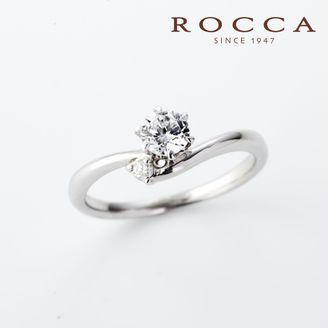 【ROCCA(ロッカ)】【ROCCA】サイドメレが可愛い！V字のシンプルエンゲージリング SW-12