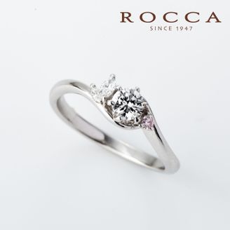 【ROCCA(ロッカ)】 【ROCCA】さりげないピンクダイヤが可愛いエンゲージリング SW-20