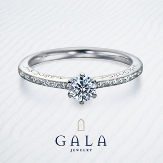 【GALA JEWELRY(ガラジュエリー)】【GALA】サイドにあしらわれた唐草模様がさり気ない特別感を演出