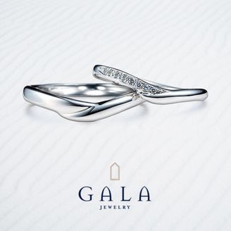 【GALA JEWELRY(ガラジュエリー)】【GALA】ふたりが手を取り合うかのような…柔らかいフォルムのV字リング♪