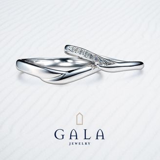 【GALA JEWELRY(ガラジュエリー)】 【GALA】ふたりが手を取り合うかのような…柔らかいフォルムのV字リング♪