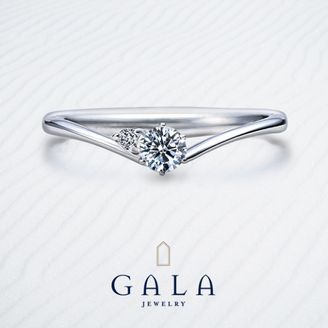 【GALA JEWELRY(ガラジュエリー)】【GALA】ダイヤをきらめかせる、シンプルで美しいV字デザイン☆