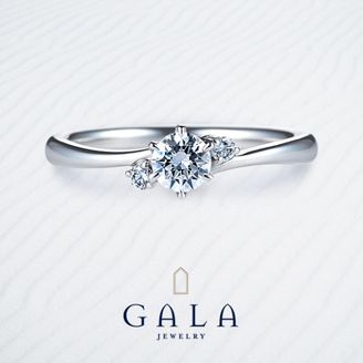 【GALA JEWELRY(ガラジュエリー)】【GALA】サイドメレが華やかさをプラス♪キュートなエンゲージリング！