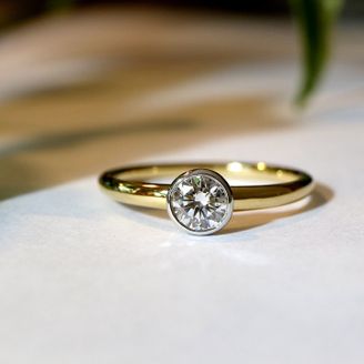 【入倉康ジュエリー工房】 オーダーメイド事例◆月