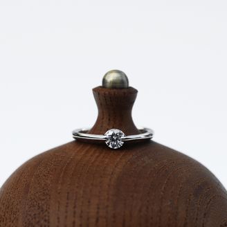 【TROA(トロア)】Straight ring with diamond