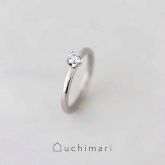 【uchimari(ウチマリ)】4本爪の婚約指輪