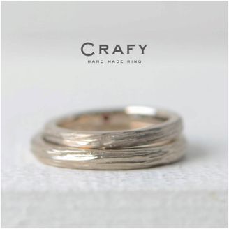 【CRAFY(クラフィ)】 【ふたりで手作り】やさしいゴールド色に木目模様を入れた手作り結婚指輪