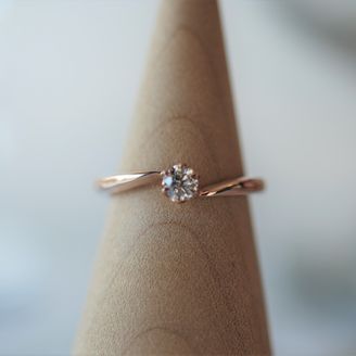 【Smith(工房スミス)】 【隠れ家工房でつくる】ツイストラインが1粒ダイヤモンドを際立たせたエンゲージリング